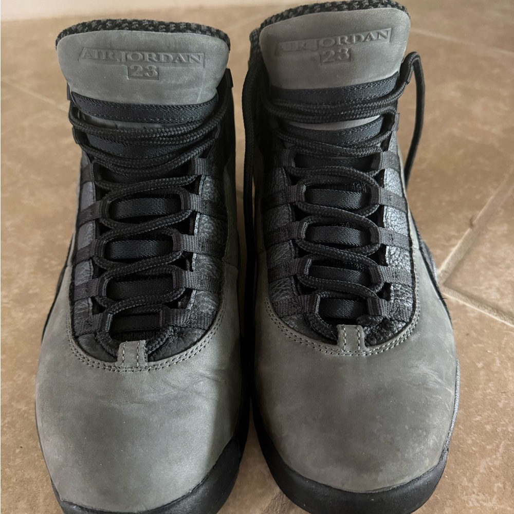 Jordan Men's Black and Gray Sneakers